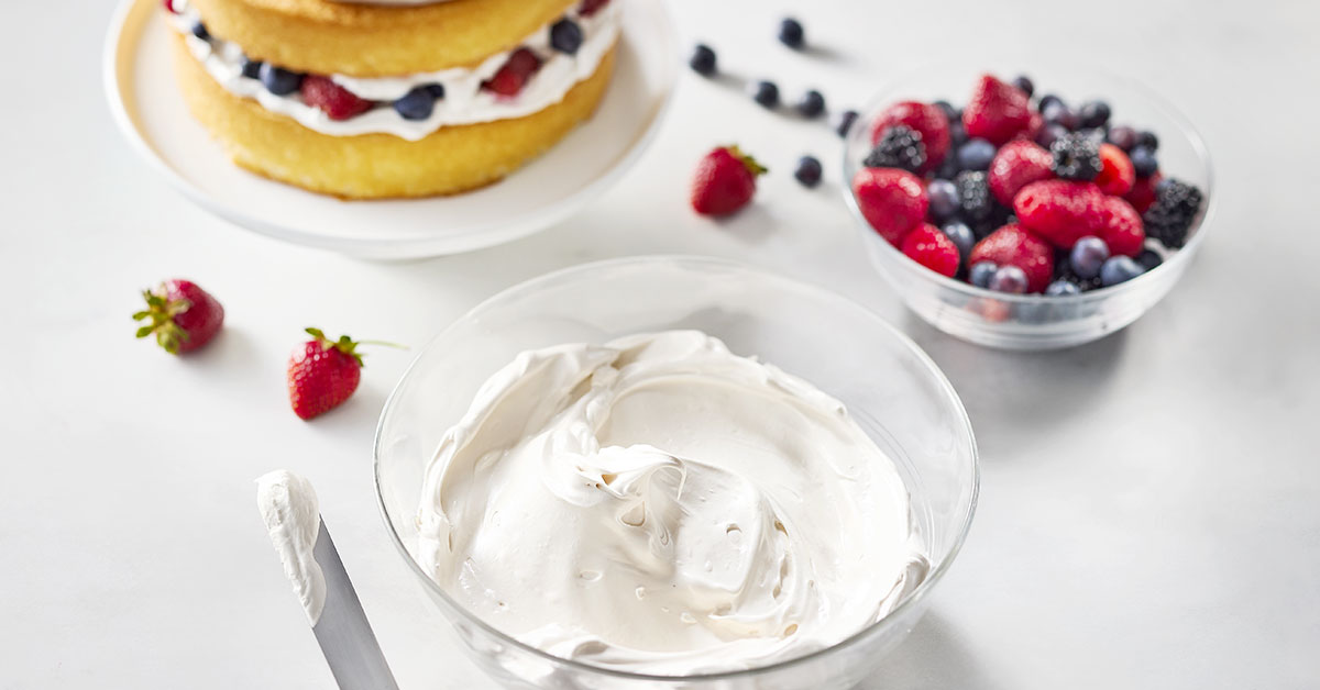 Maple Italian Meringue and Cranberry Frosting | Maple from Canada