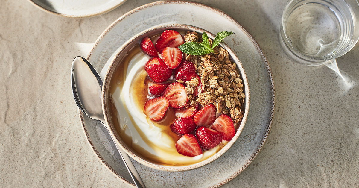 Maple and Fresh Fruit Yogurt Bowl | Kids | Maple from Canada